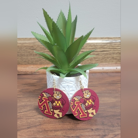 Minnesota Gopher U of M College Wood Circle Lightweight New Boutique Earrings - Picture 1 of 6
